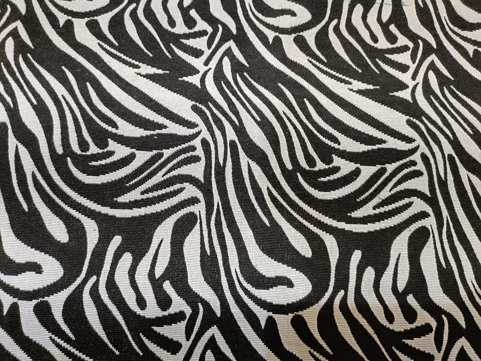 Poly cotton jacquard fabric woven in black and white ANPCT57