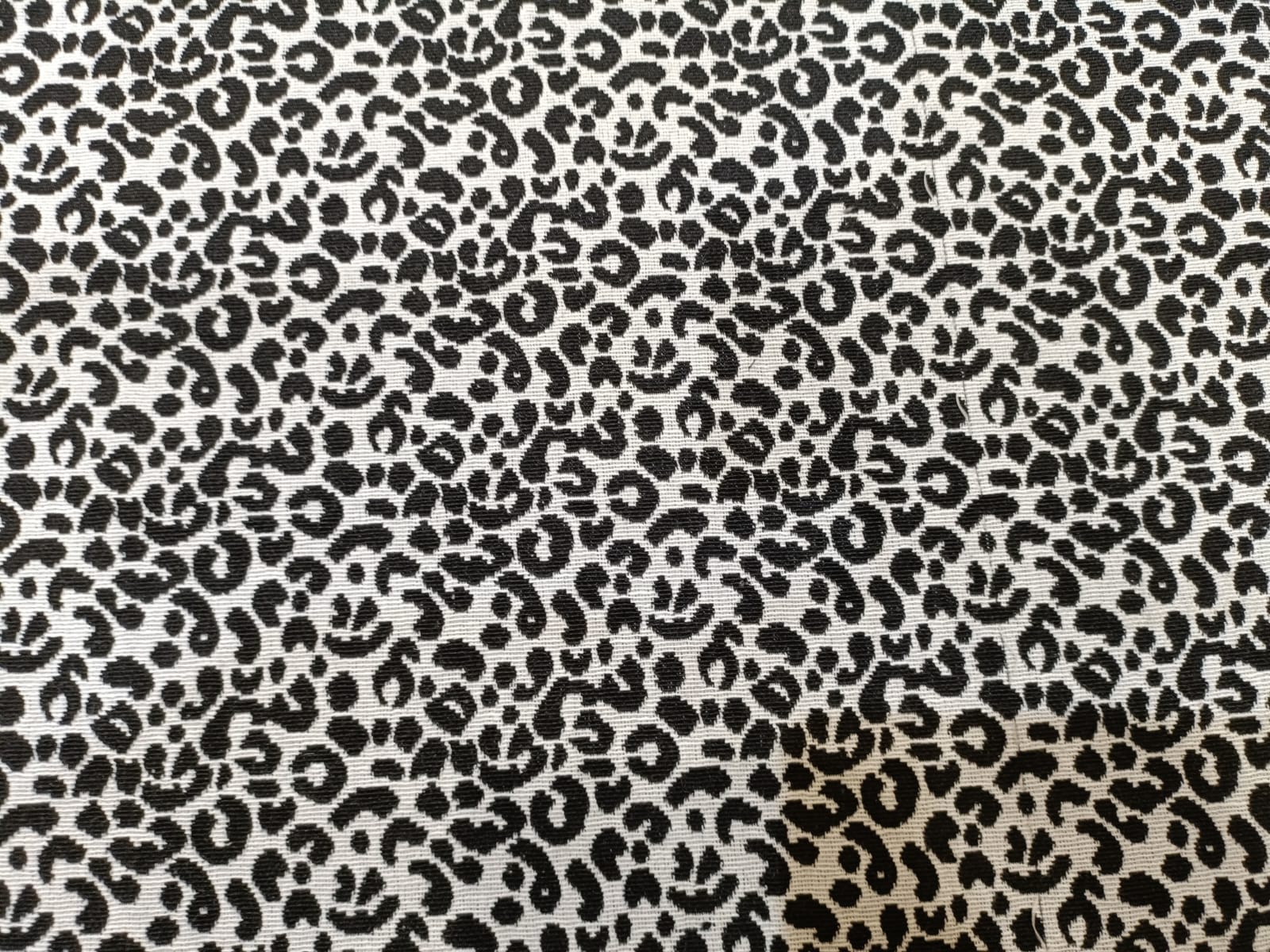 Poly cotton jacquard fabric woven in black and white ANPCT67