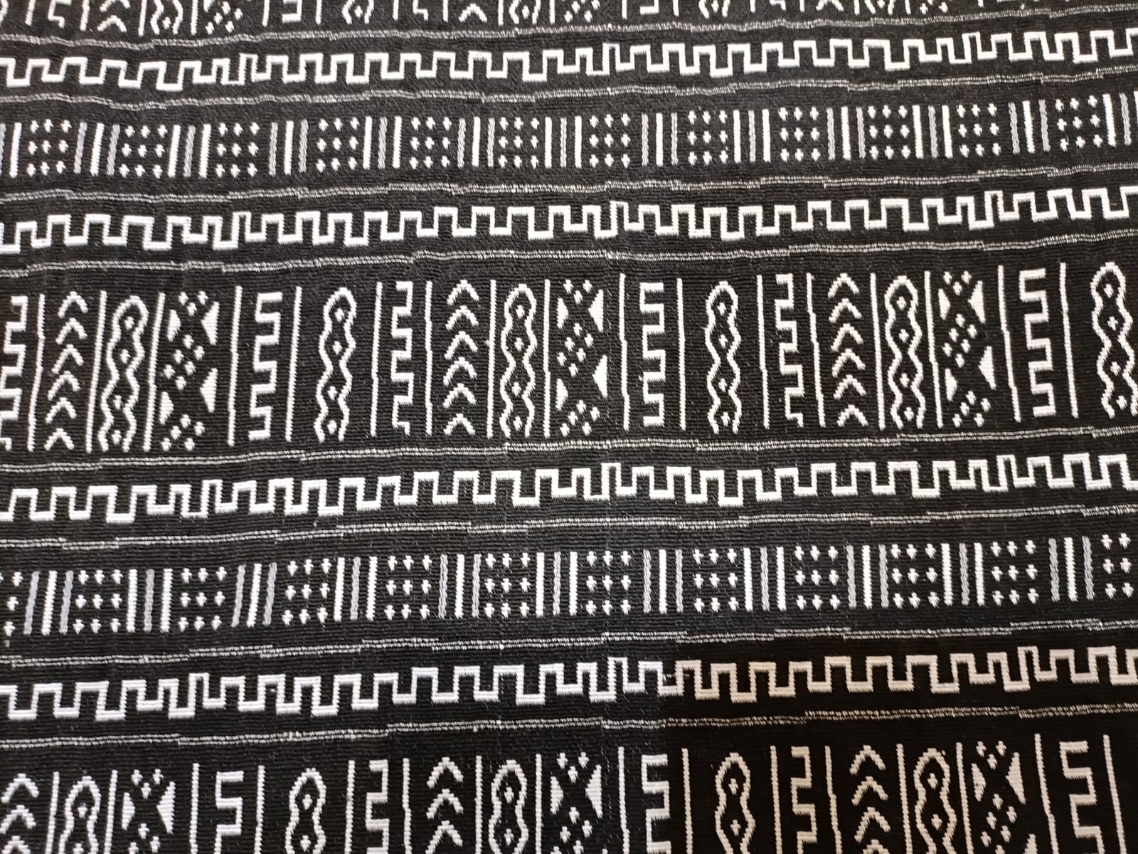 Poly cotton jacquard fabric woven in black and white ANPCT85