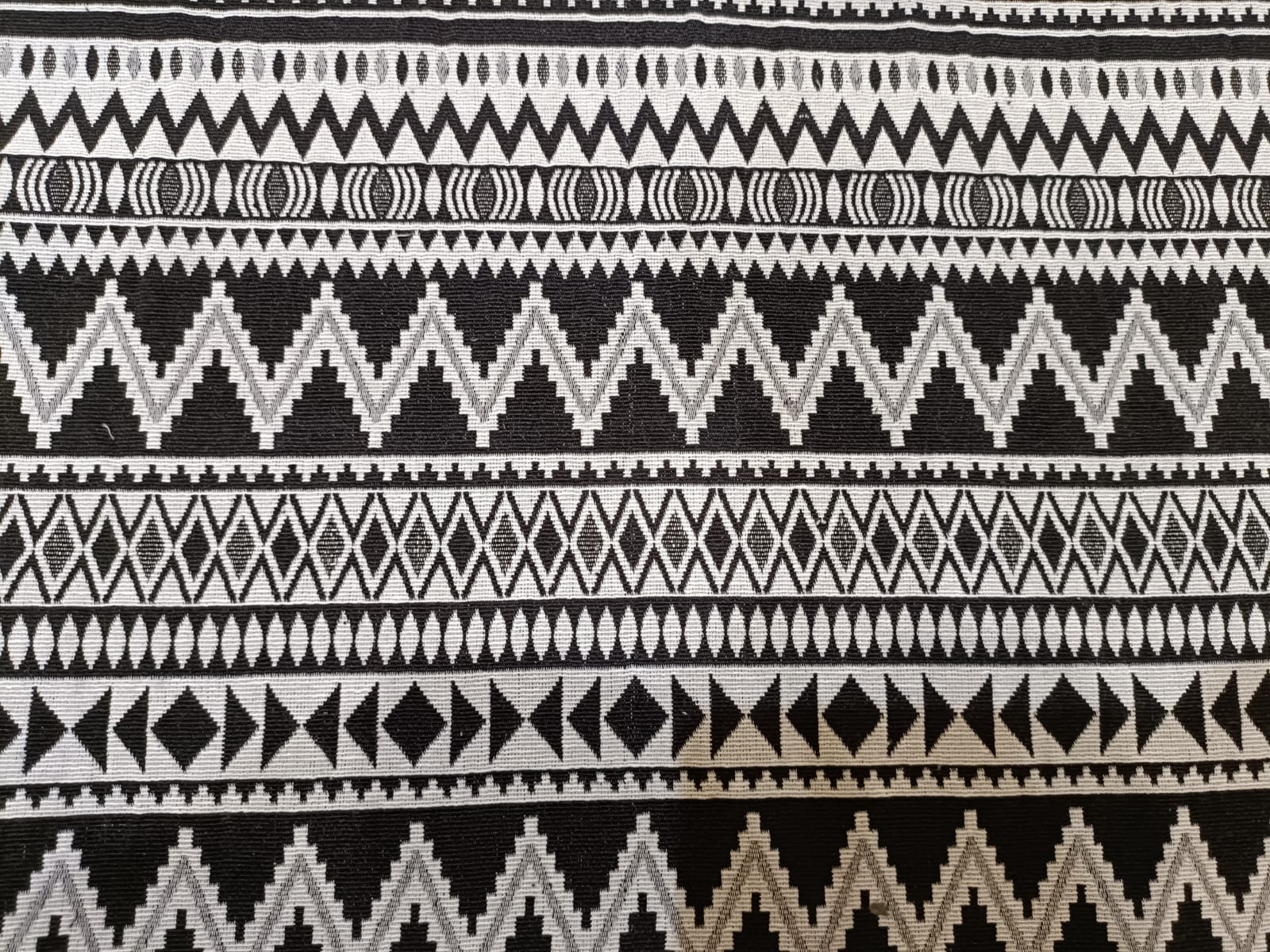 Poly cotton jacquard fabric woven in black and white ANPCT95
