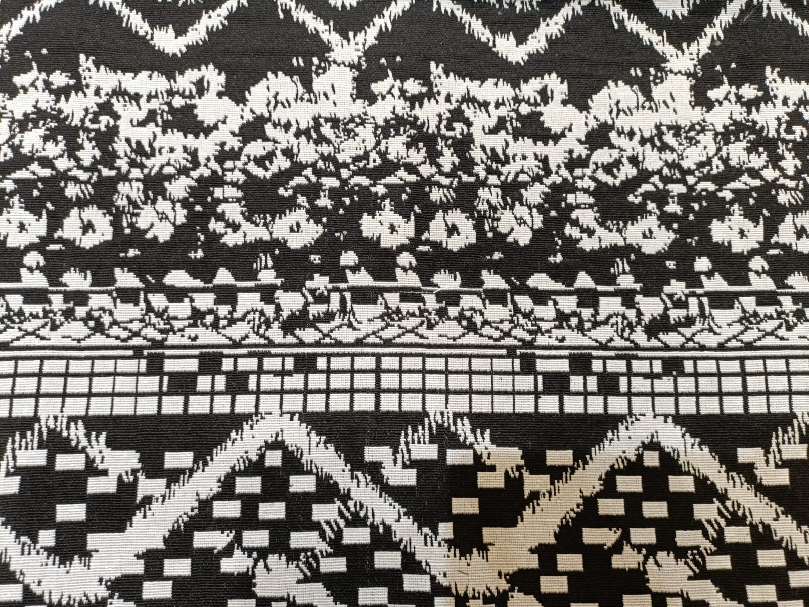 Poly cotton jacquard fabric woven in black and white ANPCT142