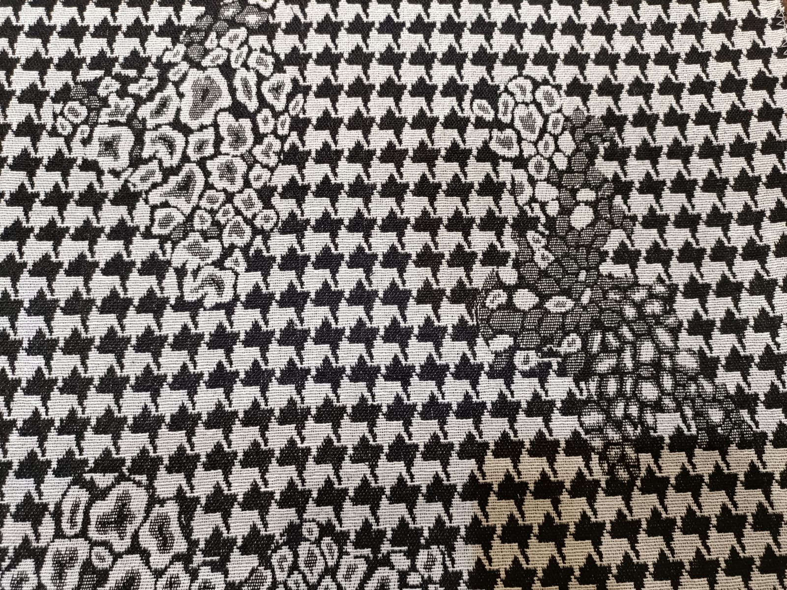 Poly cotton jacquard fabric woven in black and white ANPCT143