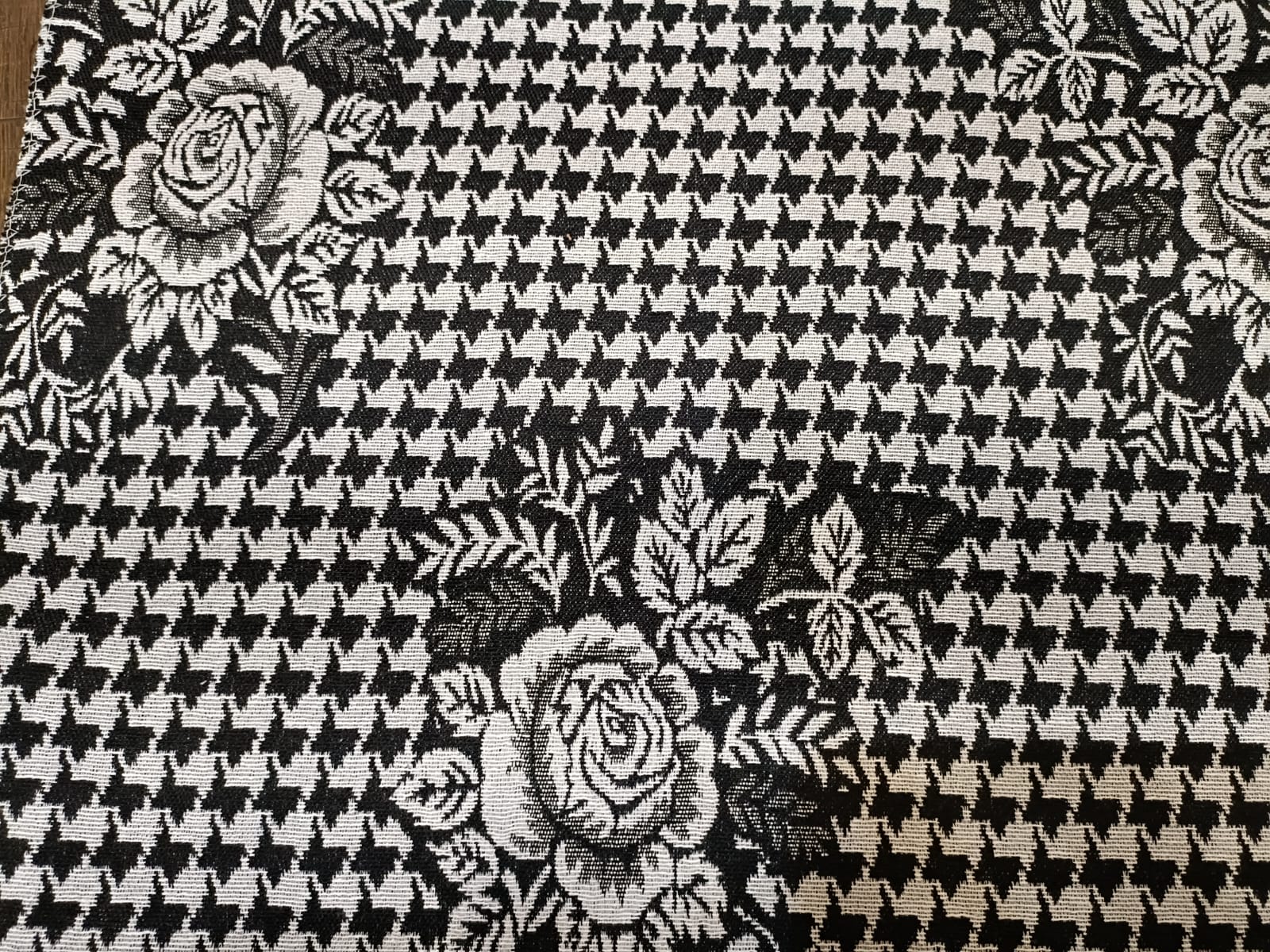 Poly cotton jacquard fabric woven in black and white ANPCT144